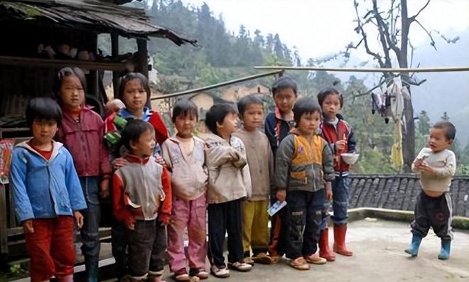 赛酷体育丈夫家茅厕被堵水监工拿出了60众个平安套妻子：不是我(图10)