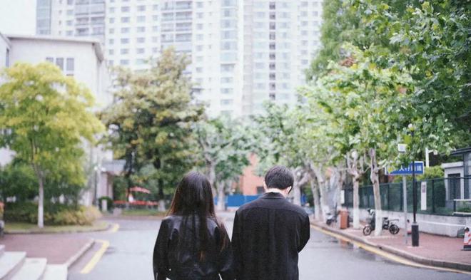 赛酷体育丈夫家茅厕被堵水监工拿出了60众个平安套妻子：不是我(图12)