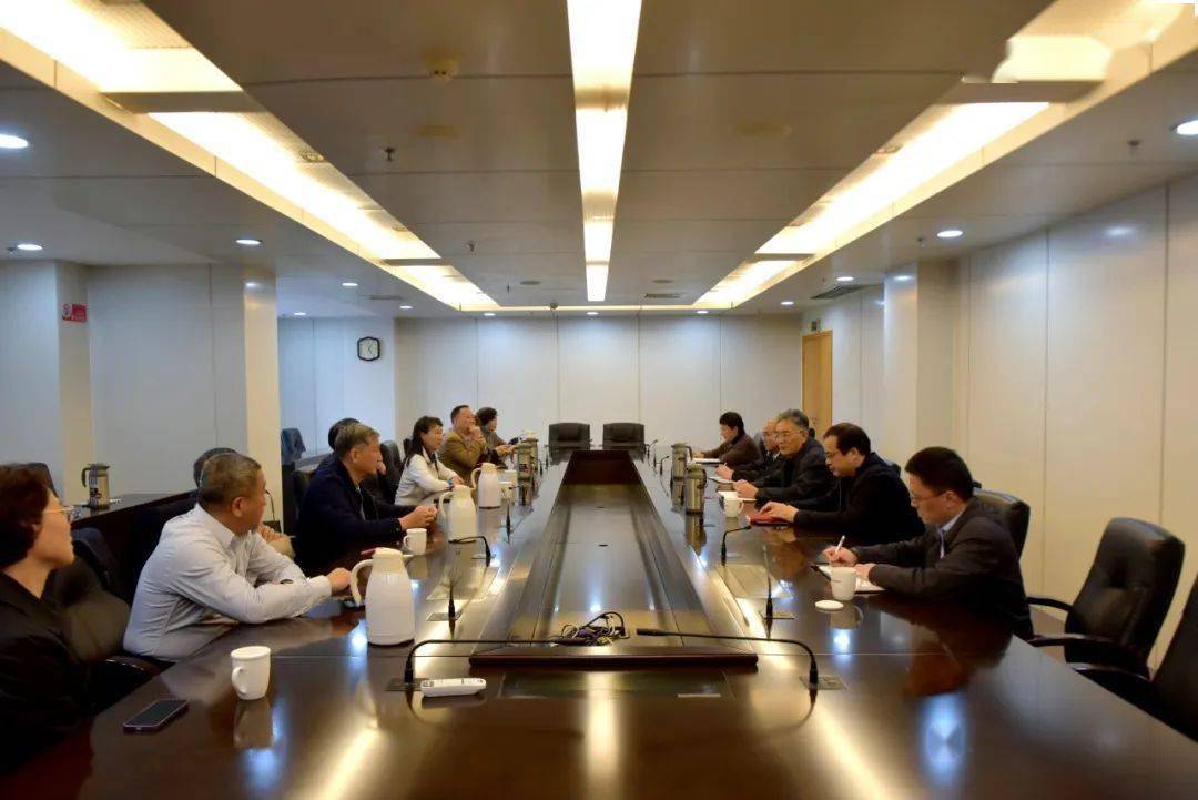 福筑省通讯打点局赛酷体育召开老干部迎春漫道会(图1)